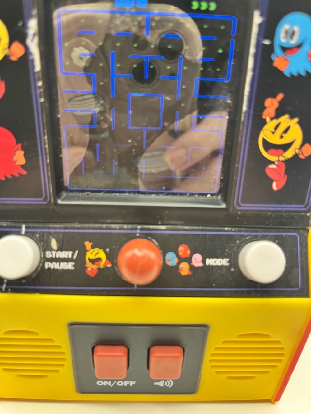 Mini Arcade Game Console - Yellow / Red Pac Man - Picture 3 of 8